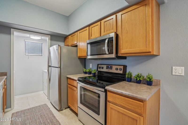 14-web-or-mls-N Saguaro Blvd-S0801-014