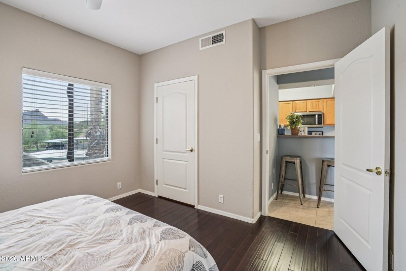 21-web-or-mls-N Saguaro Blvd-S0801-021