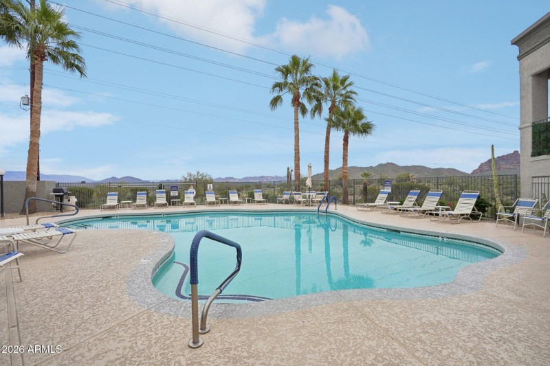 37-web-or-mls-N Saguaro Blvd-0801-907