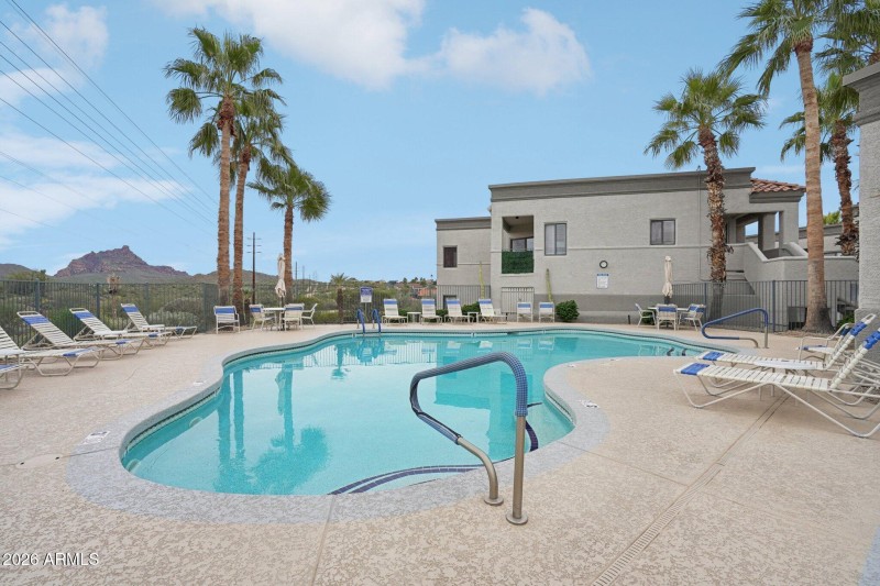 41-web-or-mls-N Saguaro Blvd-0801-911