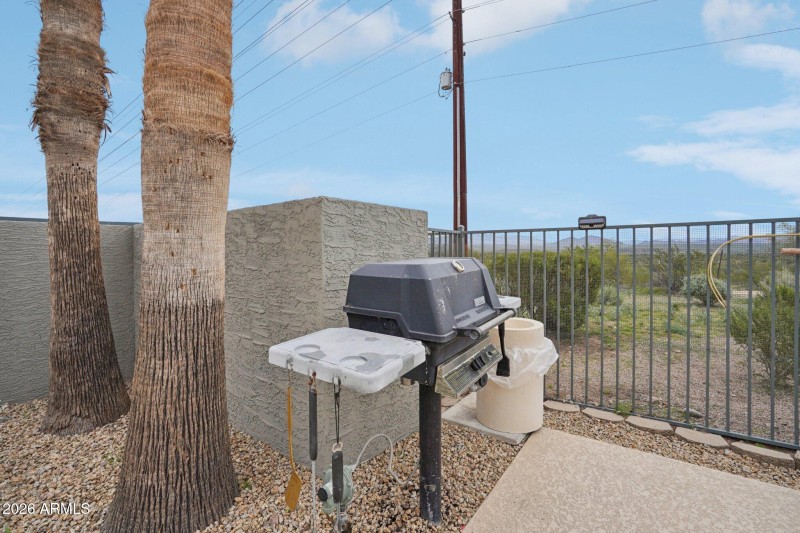 43-web-or-mls-N Saguaro Blvd-0801-913