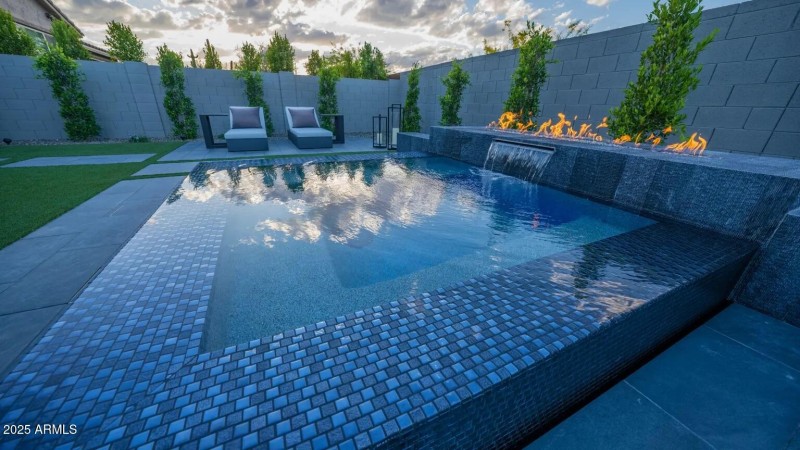 CP_JH_25_04-50_HERO (2)