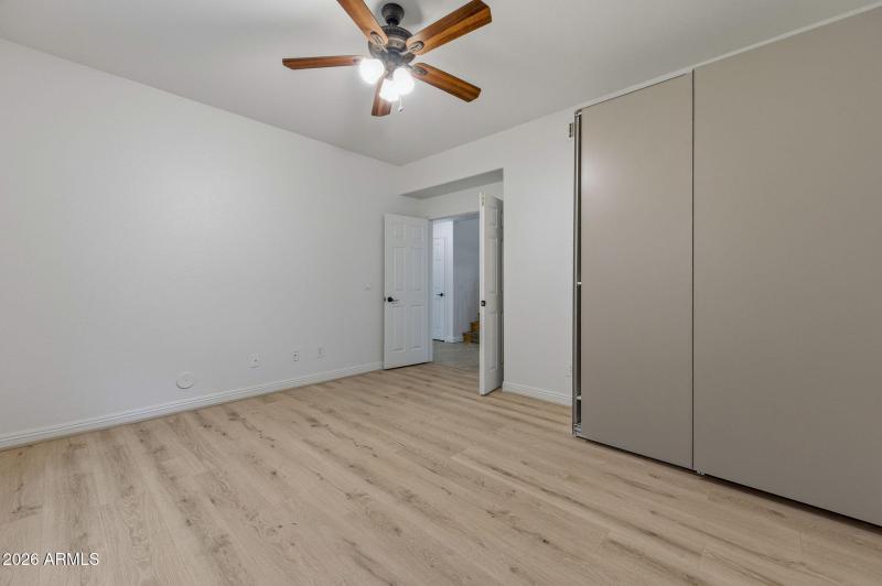 28-web-or-mls-16601 S 15th St-27