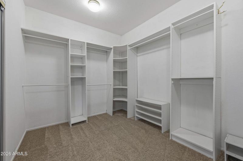 37-web-or-mls-16601 S 15th St-36