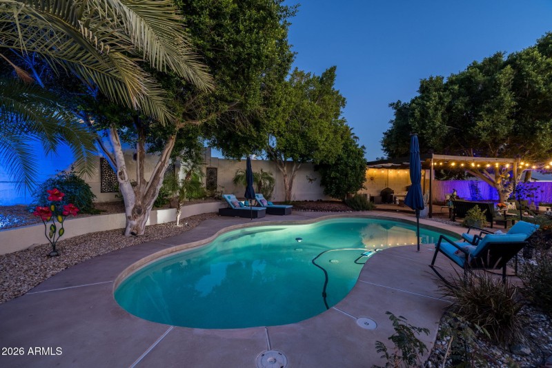 Decorative Panels Stay