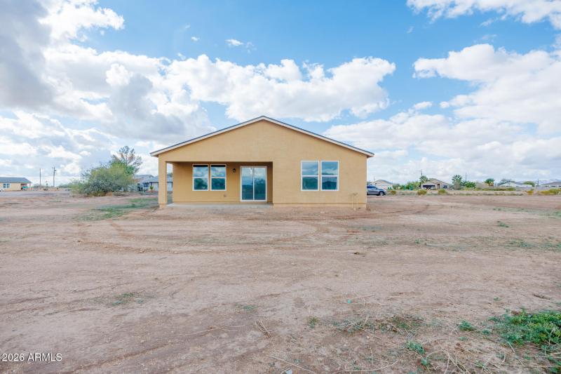 3555 N Kiva - Back Center