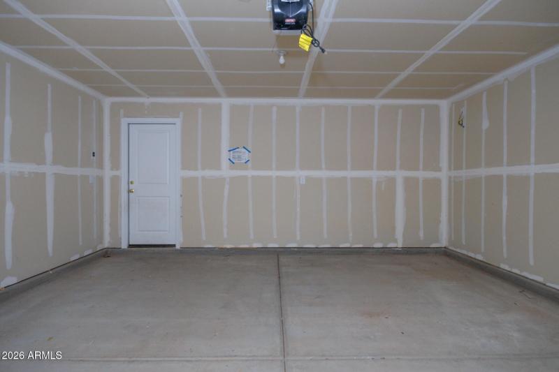 3555 N Kiva - Garage View