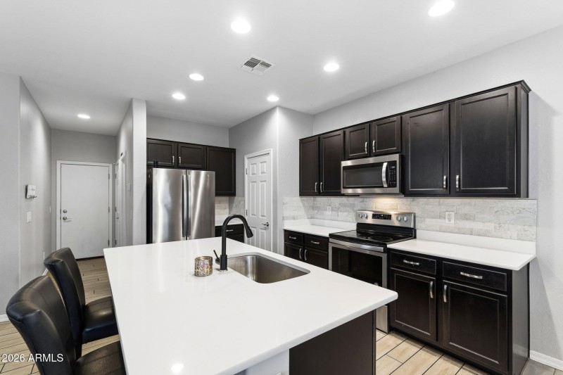 005__2254 E University Dr unit 9