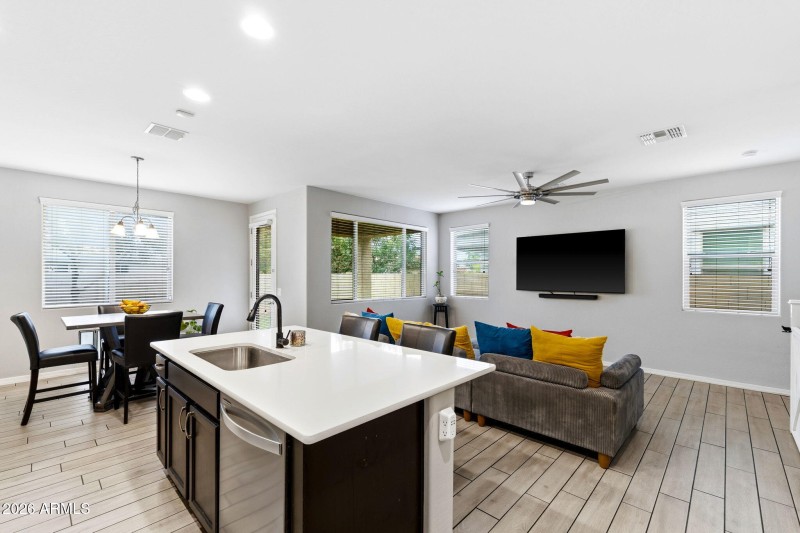 006__2254 E University Dr unit 9