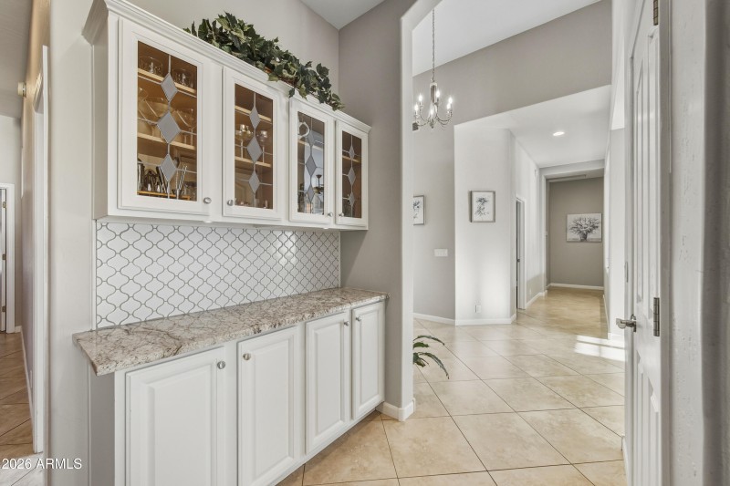 16635 S 12th - Buffet Storage