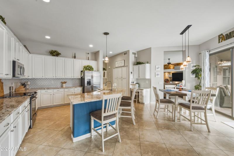 16635 S 12th - Dining & Kitchen