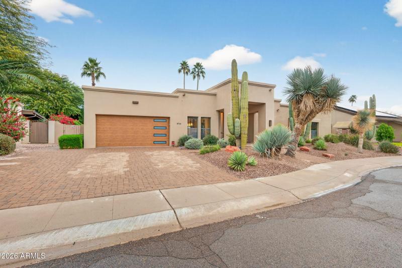 2-web-or-mls-4-print-52-Via De La Luna