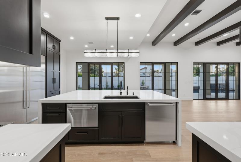 B1 - Reflecting_Walls_Real_Estate_Photog