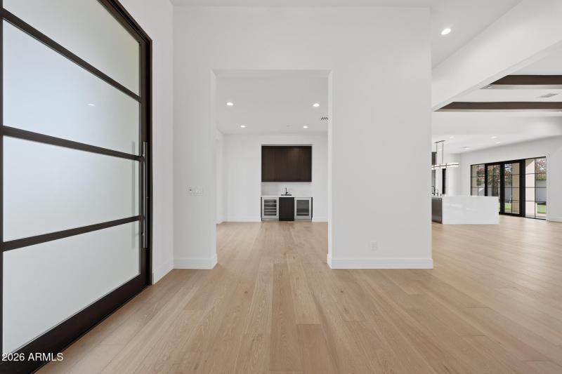 B2 - Reflecting_Walls_Real_Estate_Photog