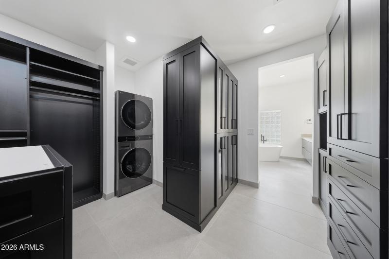 B3 - Reflecting_Walls_Real_Estate_Photog