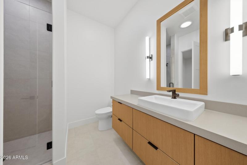 B3 - Reflecting_Walls_Real_Estate_Photog