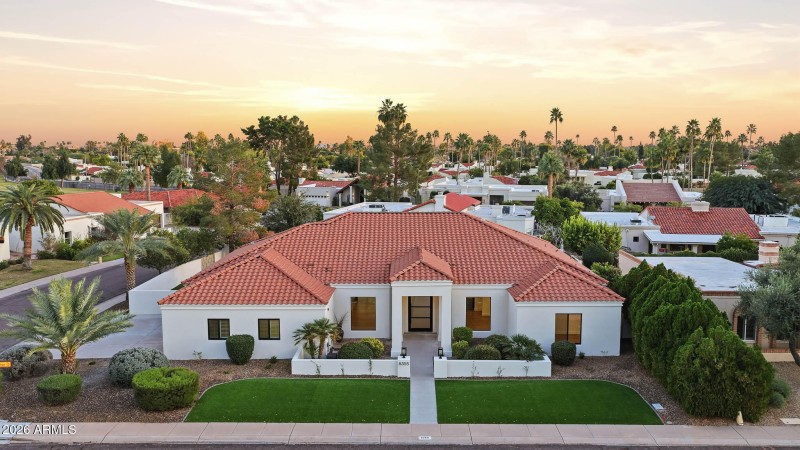 DRONE Reflecting_Walls_Real_Estate_Photo