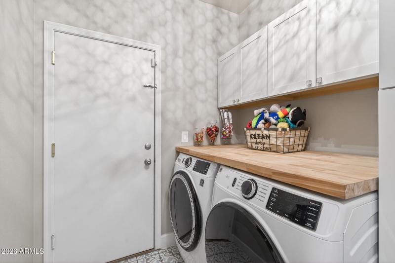 4221 E Rancho Caliente Drive