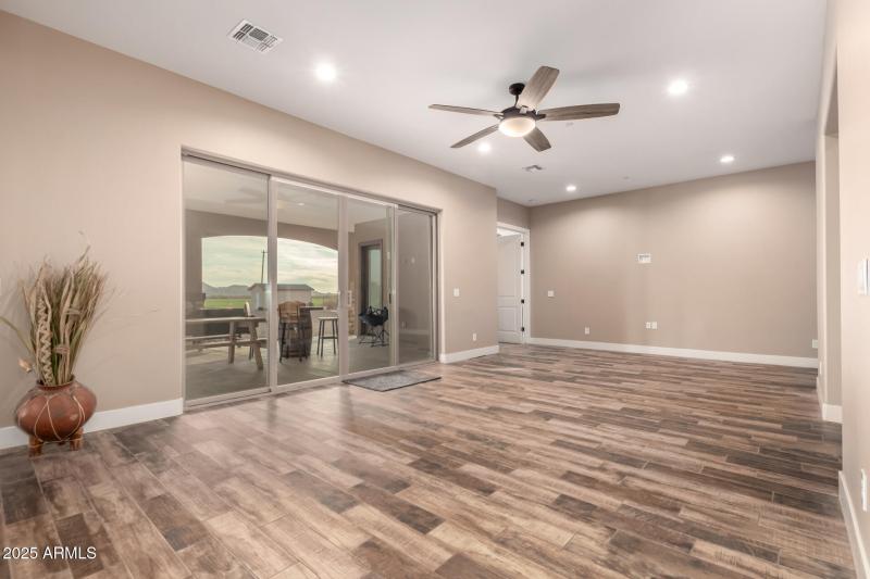 10 - La Mirada 22951