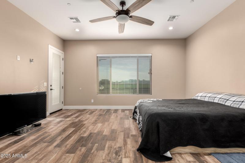 23 - La Mirada 22951