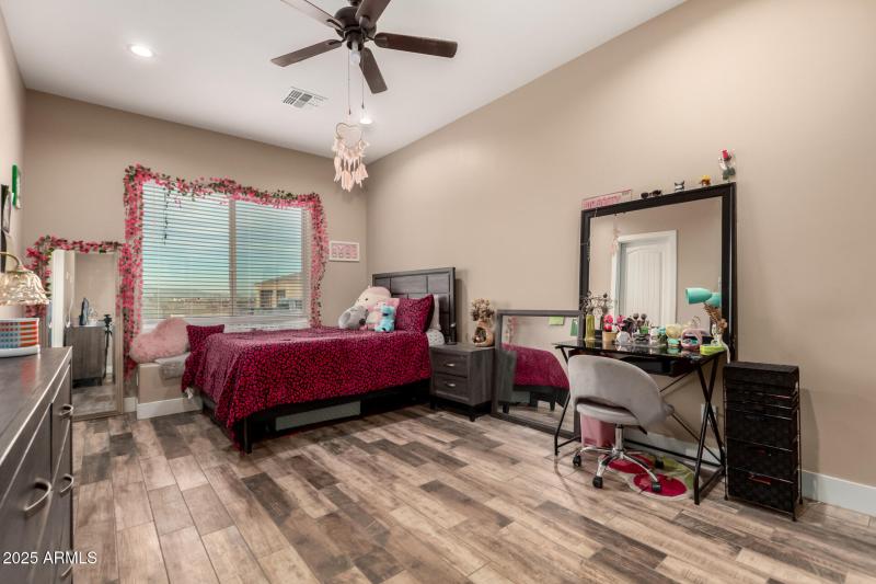 29 - La Mirada 22951