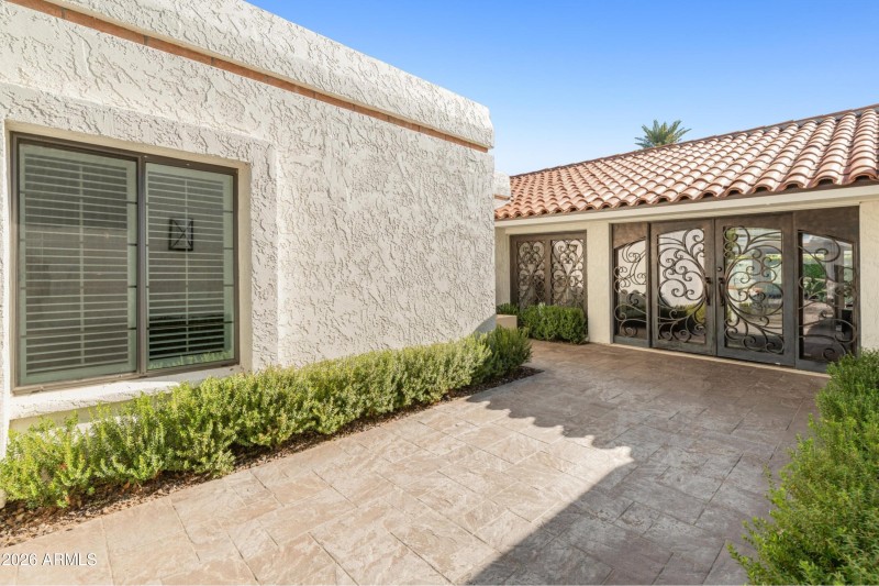 Front Entrance & Courtyard