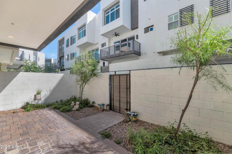 Space for tables & chairs & BBQ