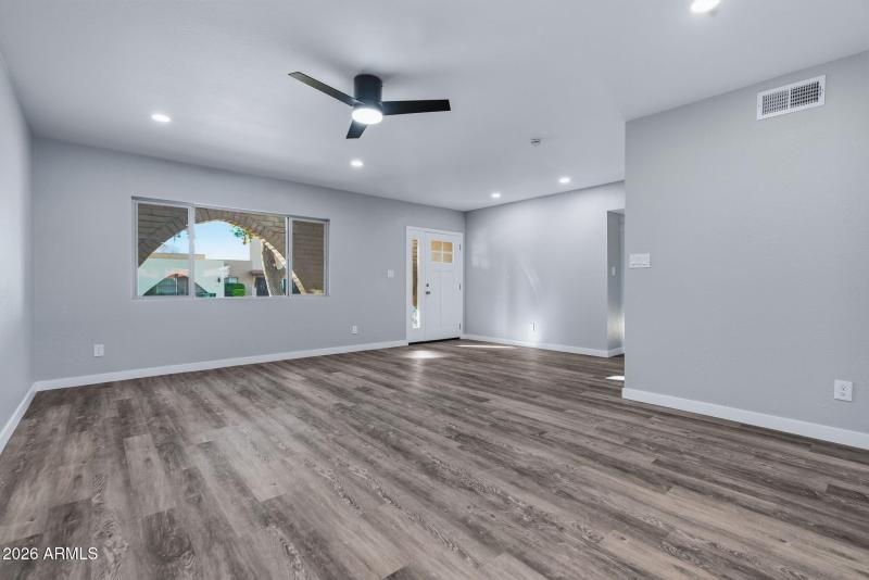 17-web-or-mls-Interior-4