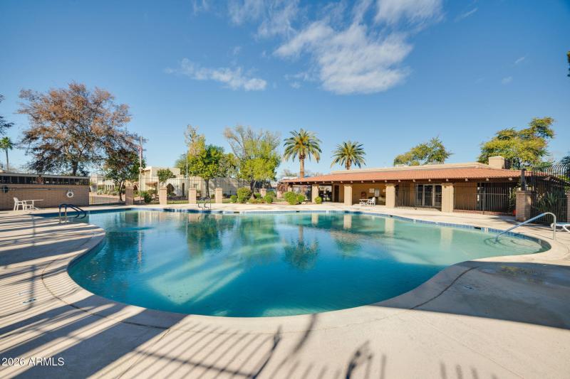 62-web-or-mls-Exterior-38