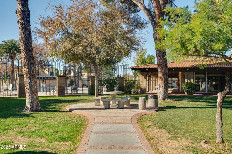 66-web-or-mls-Exterior-42