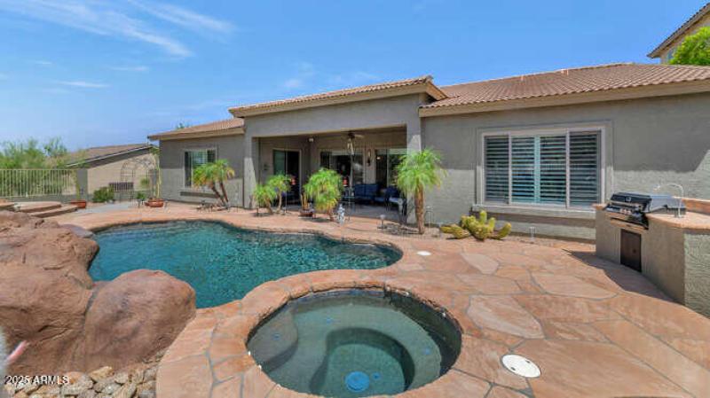 6133 W Fetlock Trail-small-038-021-6133