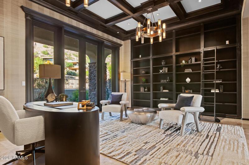 Office w views of Mummy Mtn