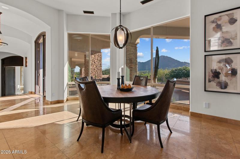 Breakfast area w big picture windows