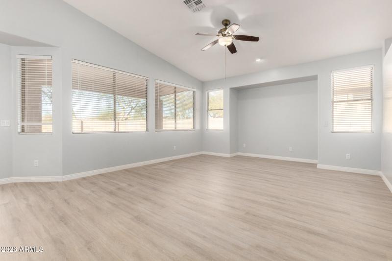 3230 S 74TH Ln Phoenix - Living Area