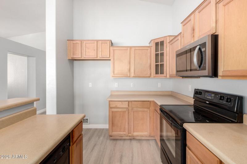 3230 S 74TH Lane, Phoenix, AZ - Kitchen