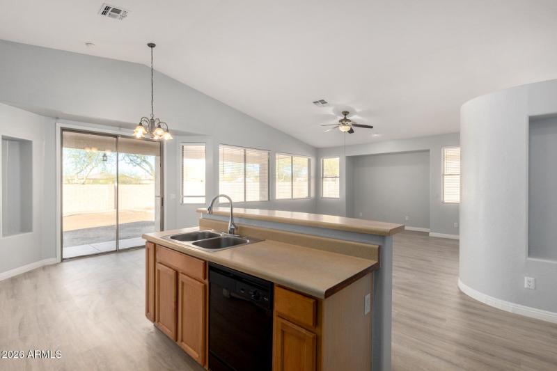 3230 S 74TH Lane, Phoenix, AZ - Kitchen