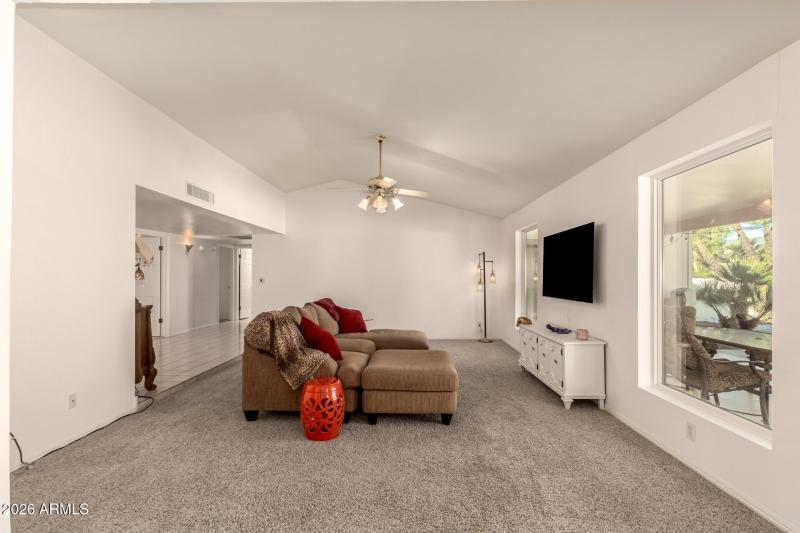 13 - Bellflower 10906