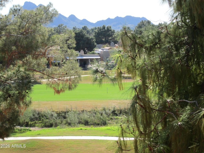 10 423 BALCONY VIEW UP CLOSE