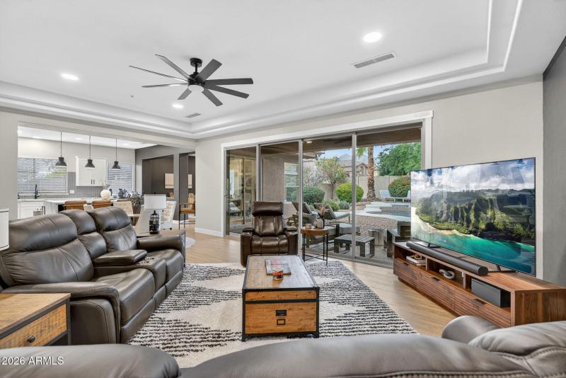 5-web-or-mls-39-E Smokehouse Trail