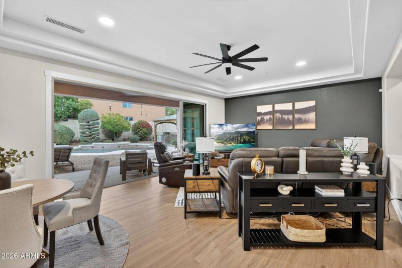 9-web-or-mls-36-E Smokehouse Trail