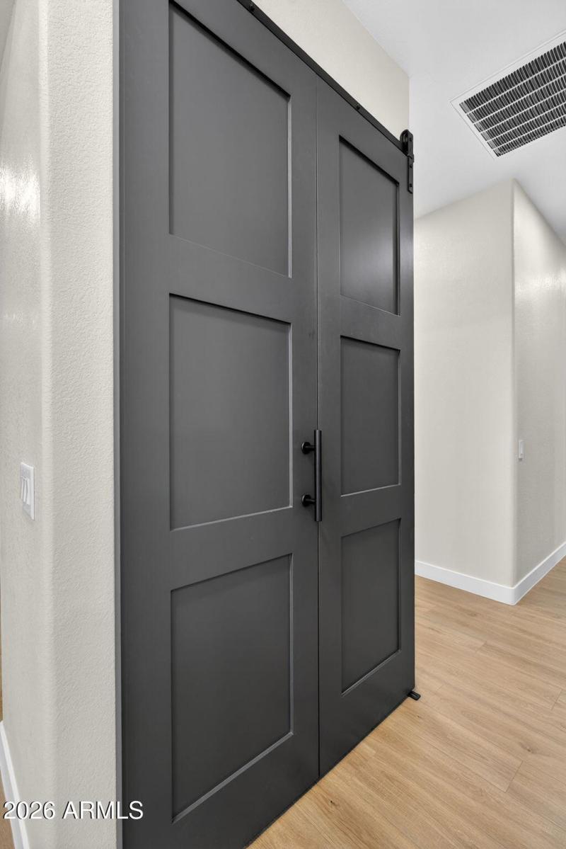 19-web-or-mls-28-E Smokehouse Trail