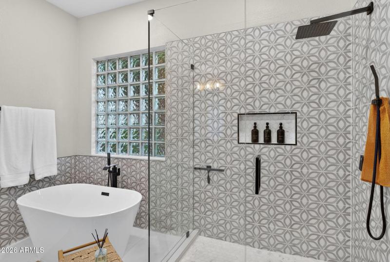 37-web-or-mls-09-E Smokehouse Trail