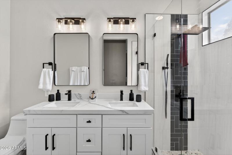 45-web-or-mls-18-E Smokehouse Trail