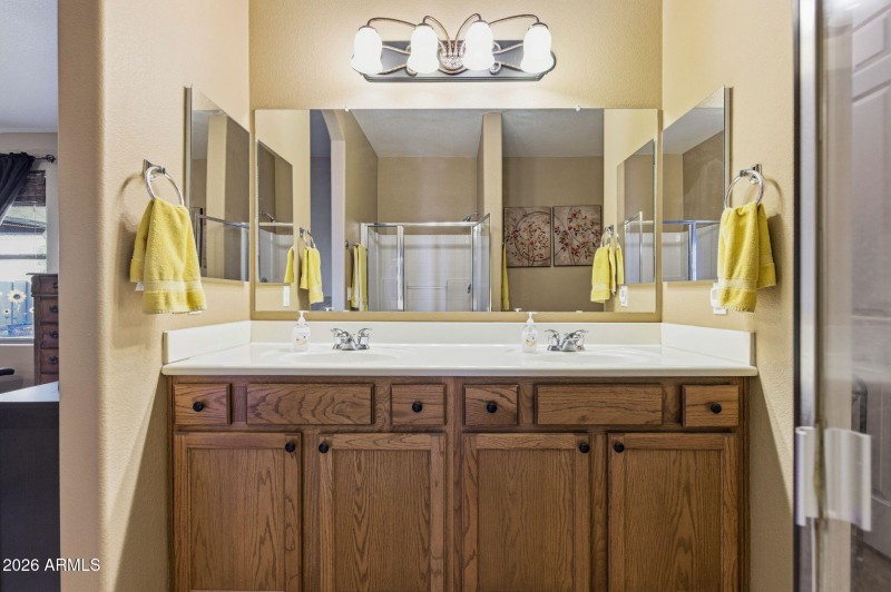 29-web-or-mls-45558 W Mountain View Rd-2