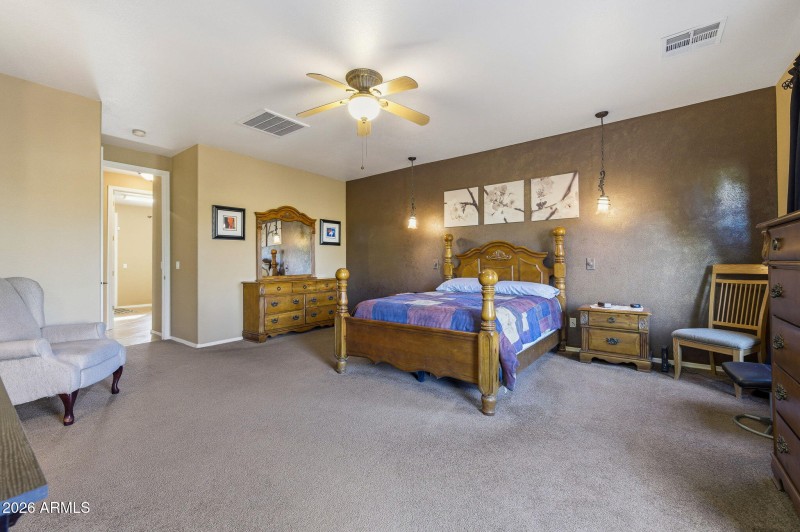 25-web-or-mls-45558 W Mountain View Rd-2