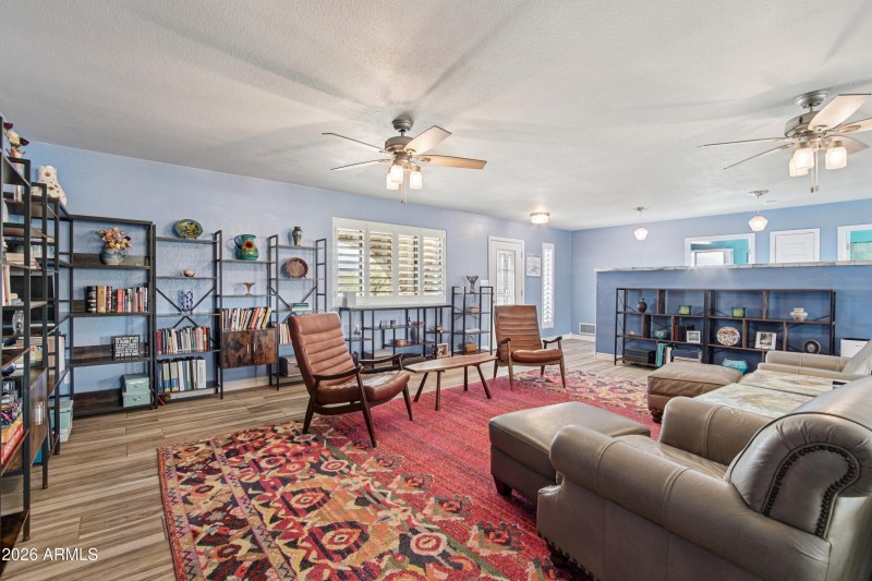 7-print-S April Dr-S0601-007