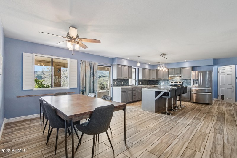 12-print-S April Dr-S0601-012