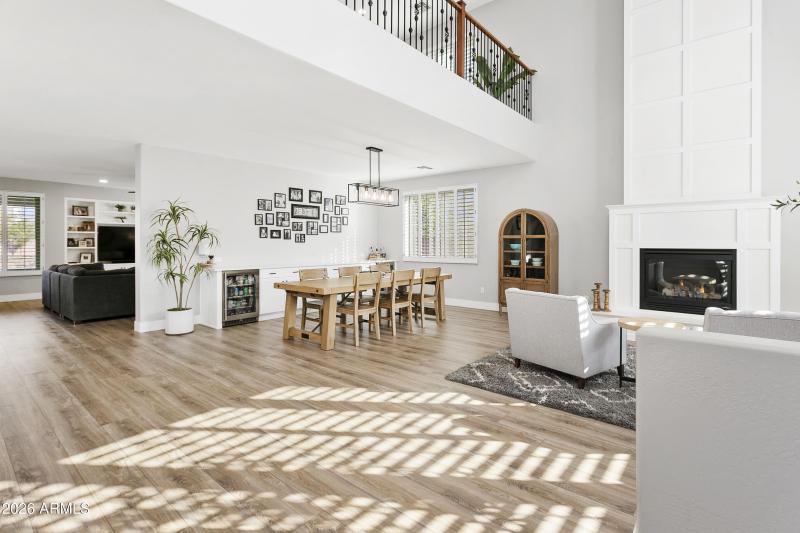 FORMAL LIVING & DINING