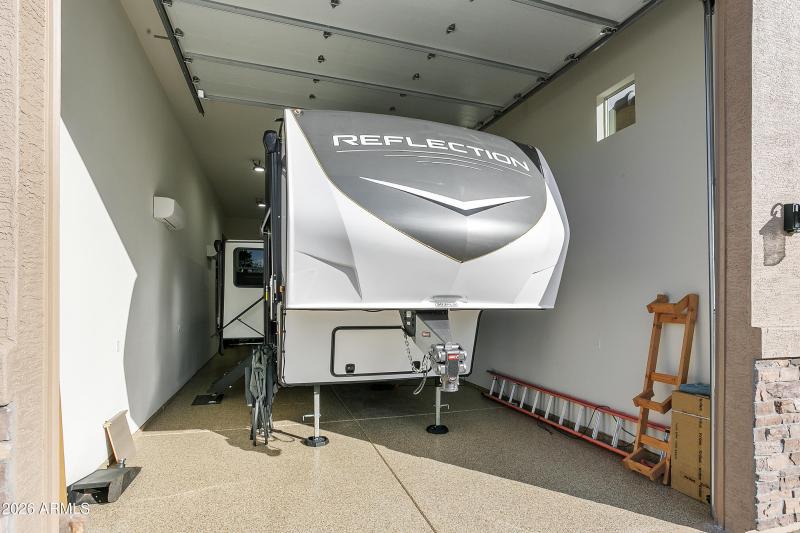 RV GARAGE INSIDE