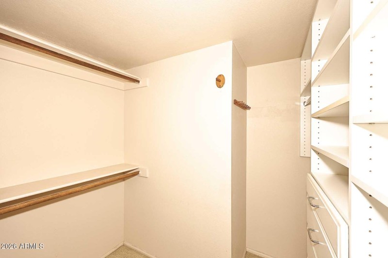 Guest Bedrooom-Closet2